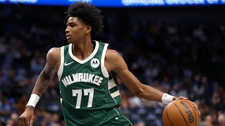 Milwaukee Bucks v Dallas Mavericks