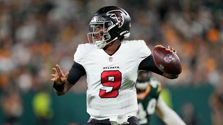 Sep 24, 2026; Green Bay, Wisconsin, USA;  Atlanta Falcons quarterback Michael Penix Jr. (9) during the game against the Green Bay Packers at Lambeau Field. Mandatory Credit: Jeff Hanisch-Imagn Images