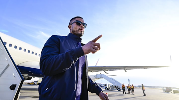 Notre Dame Fighting Irish head coach Freeman arrives at Hartsfield-Jackson Atlanta International Airport for the 2025 CFP National Championship game. Notre Dame Fighting Irish head coach Freeman arrives at Hartsfield-Jackson Atlanta International Airport for the 2025 CFP National Championship game.