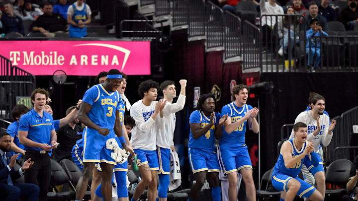 UCLA v Oregon