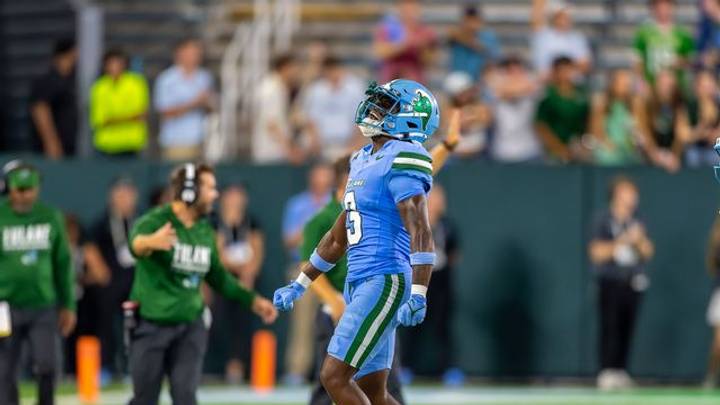 Tulane DB TJ Smith celebrates
