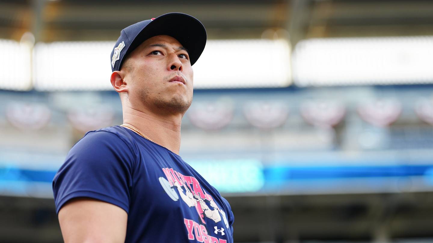 Mariners Sign Refsnyder, Eye Further Outfield Trades