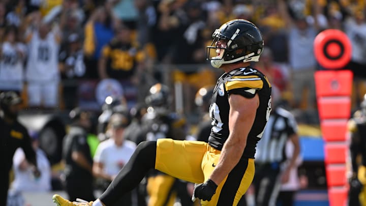 Sep 22, 2024; Pittsburgh, Pennsylvania, USA; Pittsburgh Steelers linebacker T.J. Watt (90) celebrates a sack against the Los Angeles Chargers during the fourth quarter at Acrisure Stadium. Mandatory Credit: Barry Reeger-Imagn Images