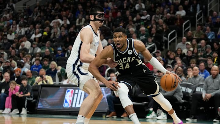 Memphis Grizzlies v Milwaukee Bucks