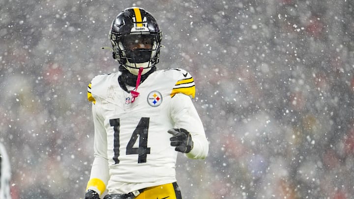Pittsburgh Steelers v Cleveland Browns