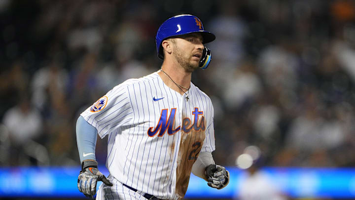 Sep 13, 2023; New York City, New York, USA; New York Mets first baseman Pete Alonso (20) runs out an