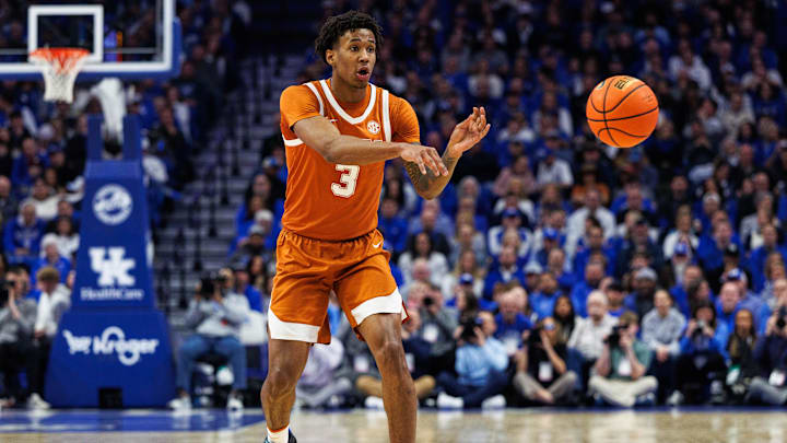 Jan 21, 2026; Lexington, Kentucky, USA; Texas Longhorns forward Dailyn Swain (3) passes the ball during the first half against the Kentucky Wildcats at Rupp Arena at Central Bank Center.