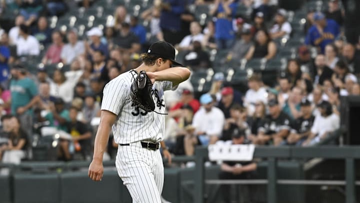 Jul 26, 2024; Chicago, Illinois, USA; Chicago White Sox pitcher Drew Thorpe (33) after being relieved against the Seattle Mariners during the first inning at Guaranteed Rate Field. Mandatory Credit: Matt Marton-Imagn Images Jul 26, 2024; Chicago, Illinois, USA; Chicago White Sox pitcher Drew Thorpe (33) after being relieved against the Seattle Mariners during the first inning at Guaranteed Rate Field. Mandatory Credit: Matt Marton-Imagn Images