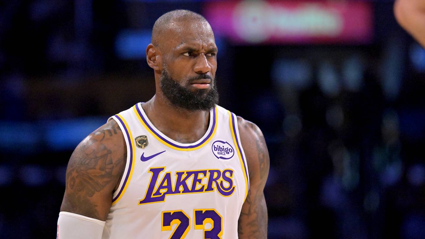 Cavaliers' reported trade stance could cost them LeBron James in free agency