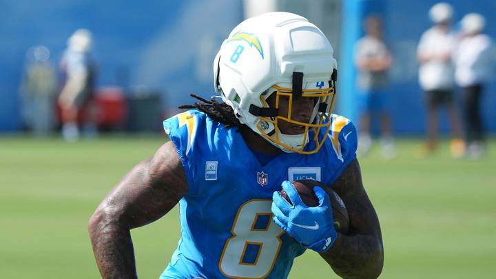 Los Angeles Chargers running back Omarion Hampton (8) carries the ball at training camp at The Bolt. Los Angeles Chargers running back Omarion Hampton (8) carries the ball at training camp at The Bolt.