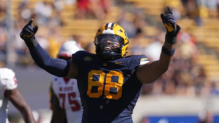 Cal defensive lineman T.J. Bollers 