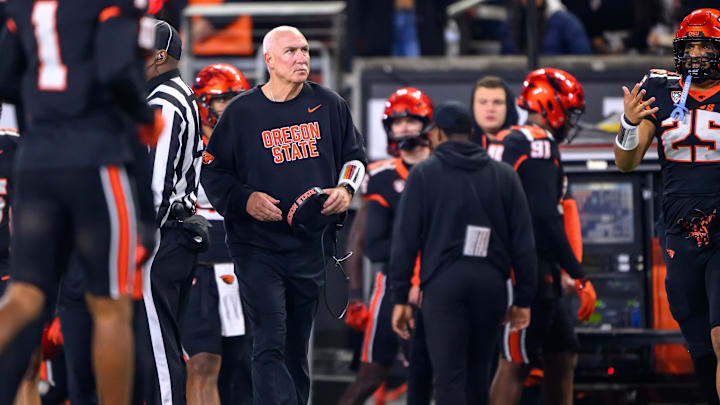 Nov 8, 2025; Corvallis, Oregon, USA; Oregon State Beavers interim head coach Robb Akey check the scoreboard during the second quarter against the Sam Houston Bearkats at Reser Stadium. Mandatory Credit: Craig Strobeck-Imagn Images Nov 8, 2025; Corvallis, Oregon, USA; Oregon State Beavers interim head coach Robb Akey check the scoreboard during the second quarter against the Sam Houston Bearkats at Reser Stadium. Mandatory Credit: Craig Strobeck-Imagn Images