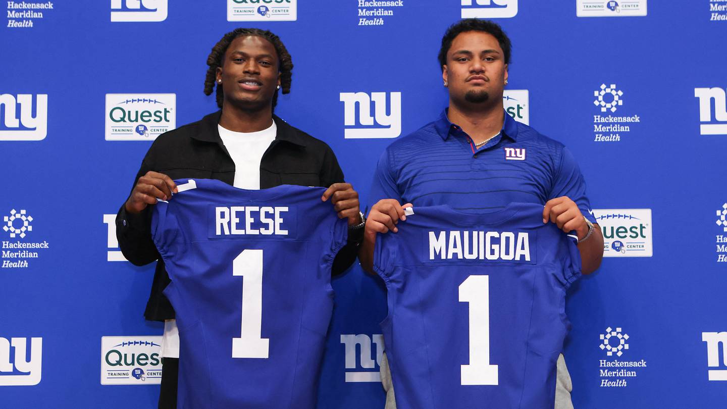 Giants' Rookie Duo Reese and Mauigoa Are Already Turning Heads at Camp