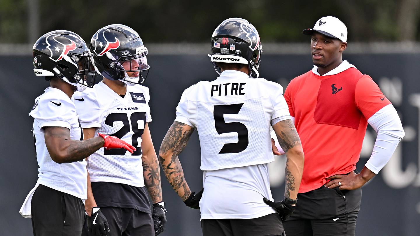 Texans Cut Two Injured Defenders Weeks Before Training Camp