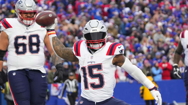 Dec 31, 2023; Orchard Park, New York, USA; New England Patriots running back Ezekiel Elliott (15) Dec 31, 2023; Orchard Park, New York, USA; New England Patriots running back Ezekiel Elliott (15)