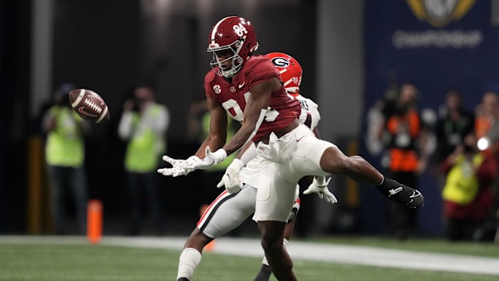 Dec 2, 2023; Atlanta, GA, USA; Alabama Crimson Tide tight end Amari Niblack (84) makes a catch over