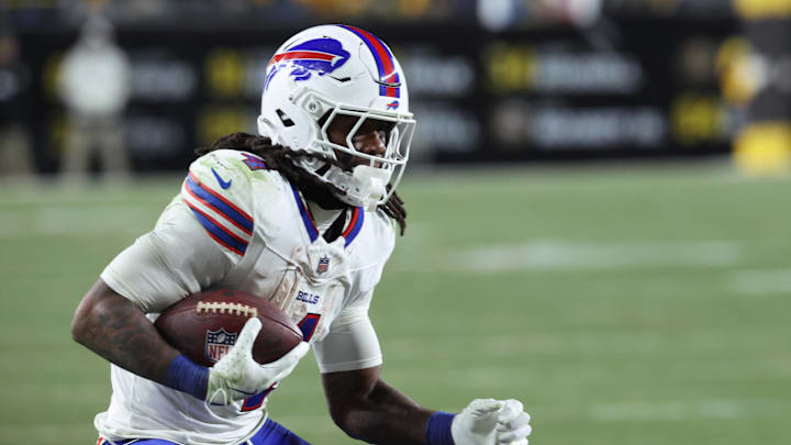 Buffalo Bills running back James Cook III (4) rushes during the fourth quarter against the Pittsburgh Steelers at Acrisure Stadium.