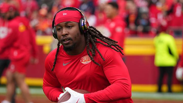 Nov 23, 2025; Kansas City, Missouri, USA; Kansas City Chiefs running back Kareem Hunt (29) warms up before the game against the Indianapolis Colts at GEHA Field at Arrowhead Stadium. Mandatory Credit: Denny Medley-Imagn Images Nov 23, 2025; Kansas City, Missouri, USA; Kansas City Chiefs running back Kareem Hunt (29) warms up before the game against the Indianapolis Colts at GEHA Field at Arrowhead Stadium. Mandatory Credit: Denny Medley-Imagn Images
