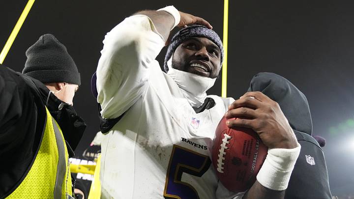 Dec 27, 2025; Green Bay, Wisconsin, USA; Baltimore Ravens quarterback Tyler Huntley (5) celebrates after the game against the Green Bay Packers at Lambeau Field. Mandatory Credit: Jeff Hanisch-Imagn Images Dec 27, 2025; Green Bay, Wisconsin, USA; Baltimore Ravens quarterback Tyler Huntley (5) celebrates after the game against the Green Bay Packers at Lambeau Field. Mandatory Credit: Jeff Hanisch-Imagn Images