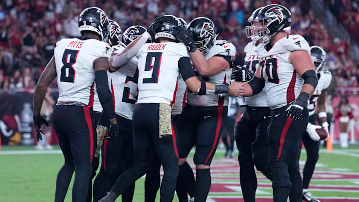 Nov 12, 2023; Glendale, Arizona, USA; Atlanta Falcons quarterback Desmond Ridder (9) celebrates his