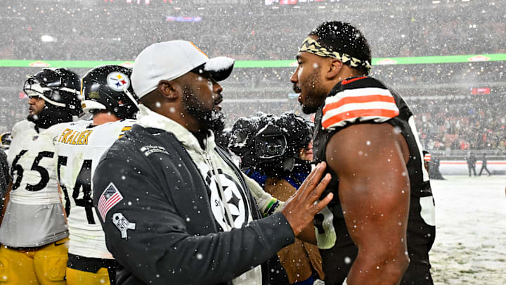 Pittsburgh Steelers v Cleveland Browns