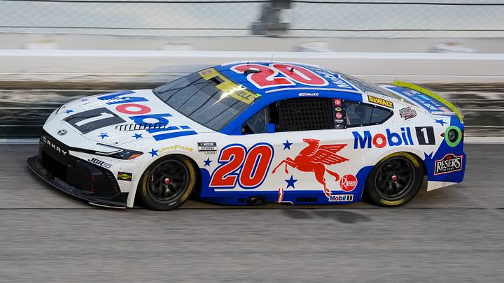 Sep 6, 2026; Darlington, South Carolina, USA; Joe Gibbs Racing driver Christopher Bell (20) with a lead during the Southern 500 at Darlington Raceway. Jim Dedmon-Imagn Images Sep 6, 2026; Darlington, South Carolina, USA; Joe Gibbs Racing driver Christopher Bell (20) with a lead during the Southern 500 at Darlington Raceway. Jim Dedmon-Imagn Images