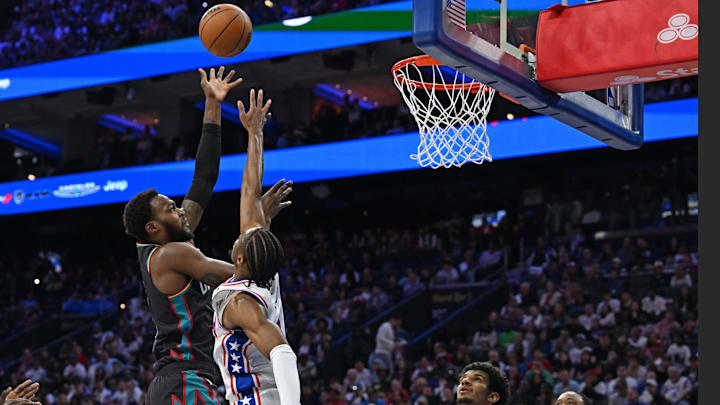 Apr 4, 2026; Philadelphia, Pennsylvania, USA; Detroit Pistons forward Paul Reed (7) shoots over Philadelphia 76ers guard Tyrese Maxey (0) during the first half at Xfinity Mobile Arena. Mandatory Credit: Eric Hartline-Imagn Images Apr 4, 2026; Philadelphia, Pennsylvania, USA; Detroit Pistons forward Paul Reed (7) shoots over Philadelphia 76ers guard Tyrese Maxey (0) during the first half at Xfinity Mobile Arena. Mandatory Credit: Eric Hartline-Imagn Images