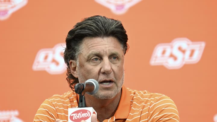 Jul 9, 2024; Las Vegas, NV, USA; Oklahoma State Cowboys head coach Mike Gundy speaks to the media during the Big 12 Media Days at Allegiant Stadium. Mandatory Credit: Candice Ward-USA TODAY Sports Jul 9, 2024; Las Vegas, NV, USA; Oklahoma State Cowboys head coach Mike Gundy speaks to the media during the Big 12 Media Days at Allegiant Stadium. Mandatory Credit: Candice Ward-USA TODAY Sports
