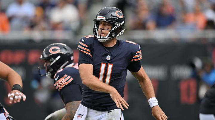 Chicago Bears QB Case Keenum passes the ball in a preseason game. Mandatory Credit: Patrick Gorski-Imagn Images Chicago Bears QB Case Keenum passes the ball in a preseason game. Mandatory Credit: Patrick Gorski-Imagn Images
