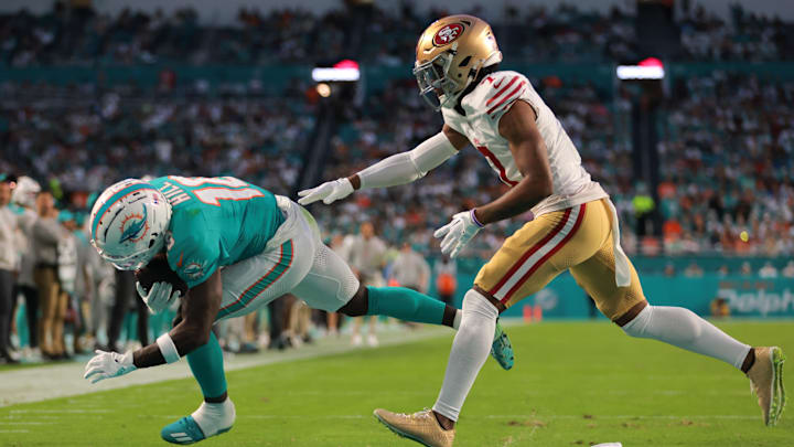 Miami Dolphins wide receiver Tyreek Hill (10) scores a touchdown past San Francisco 49ers cornerback Charvarius Ward (7) during the second quarter at Hard Rock Stadium. Miami Dolphins wide receiver Tyreek Hill (10) scores a touchdown past San Francisco 49ers cornerback Charvarius Ward (7) during the second quarter at Hard Rock Stadium.