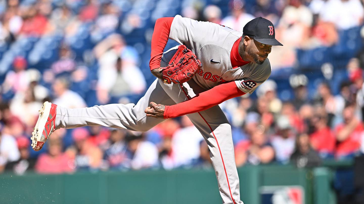 Aroldis Chapman contract provision only emphasizes Red Sox need to trade him