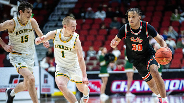 Curtis Stinson Jr. signed with North Texas, opting for the Mean Green over Iowa State, where his father shined.