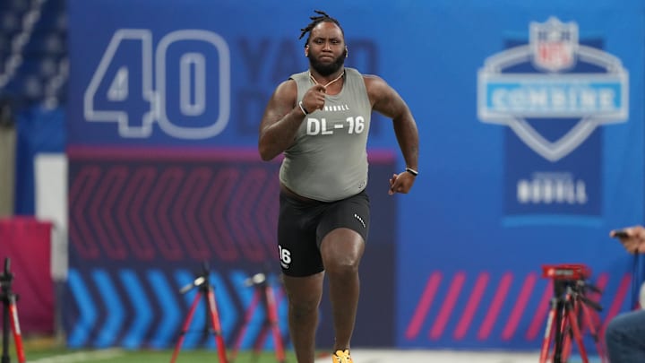 Georgia defensive lineman Zion Logue (DL16)