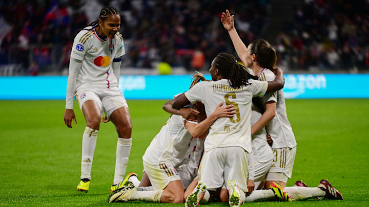 Olympique Lyon nach einer Aufholjagd im Hinspiel mit den besseren Chancen. 