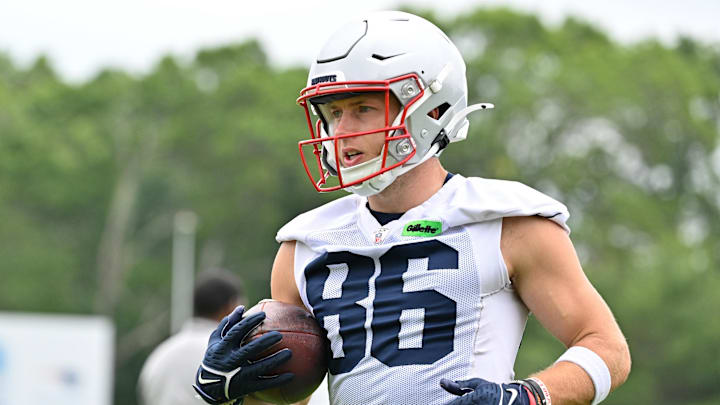 Jun 9, 2025; Foxborough, MA, USA; New England Patriots wide receiver Efton Chism III (86) runs the ball after the catch during minicamp at Gillette Stadium. Mandatory Credit: Eric Canha-Imagn Images