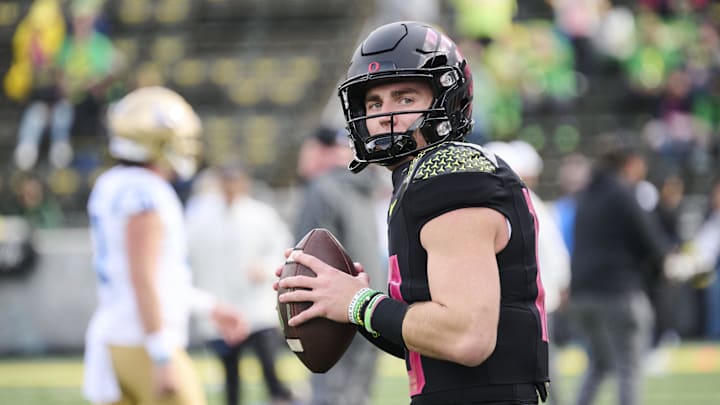 Oct 22, 2022; Eugene, Oregon, USA; Oregon Ducks quarterback Bo Nix (10) warms up before a game