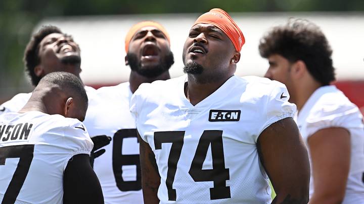 Jul 29, 2026; Berea, OH, USA; Cleveland Browns center/guard Elgton Jenkins (74) and other lineman sing during training camp at CrossCountry Mortgage Campus. Mandatory Credit: Ken Blaze-Imagn Images Jul 29, 2026; Berea, OH, USA; Cleveland Browns center/guard Elgton Jenkins (74) and other lineman sing during training camp at CrossCountry Mortgage Campus. Mandatory Credit: Ken Blaze-Imagn Images