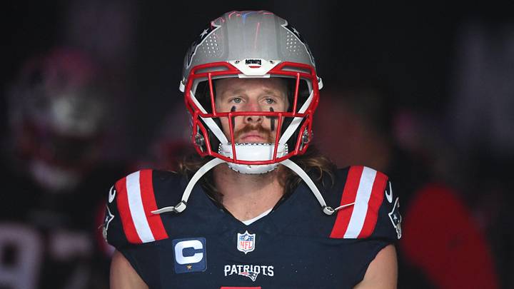 Sep 7, 2025; Foxborough, Massachusetts, USA; New England Patriots safety Brenden Schooler (41) takes the field before the game against the Las Vegas Raiders at Gillette Stadium. Mandatory Credit: Brian Fluharty-Imagn Images Sep 7, 2025; Foxborough, Massachusetts, USA; New England Patriots safety Brenden Schooler (41) takes the field before the game against the Las Vegas Raiders at Gillette Stadium. Mandatory Credit: Brian Fluharty-Imagn Images