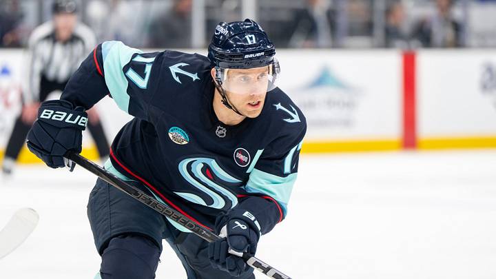 Feb 6, 2025; Seattle, Washington, USA; Seattle Kraken forward Jaden Schwartz (17) is pictured during a game against the Toronto Maple Leafs at Climate Pledge Arena. Mandatory Credit: Stephen Brashear-Imagn Images Feb 6, 2025; Seattle, Washington, USA; Seattle Kraken forward Jaden Schwartz (17) is pictured during a game against the Toronto Maple Leafs at Climate Pledge Arena. Mandatory Credit: Stephen Brashear-Imagn Images