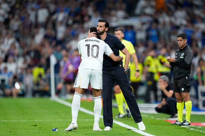 Kylian Mbappé, Álvaro Arbeloa Kylian Mbappé, Álvaro Arbeloa