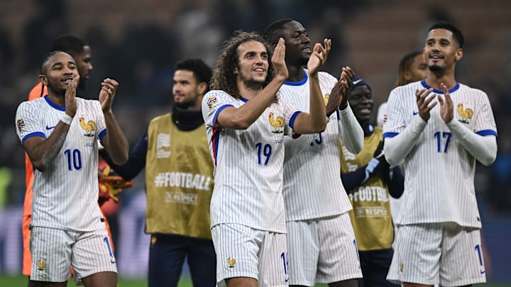 Les Bleus sont favoris pour le sacre. Les Bleus sont favoris pour le sacre.
