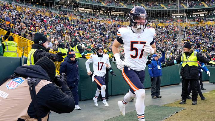 Chicago Bears linebacker Jack Sanborn (57) prior to the game against the Green Bay Packers at Lambeau Field. Mandatory Credit: Jeff Hanisch-Imagn Images Chicago Bears linebacker Jack Sanborn (57) prior to the game against the Green Bay Packers at Lambeau Field. Mandatory Credit: Jeff Hanisch-Imagn Images
