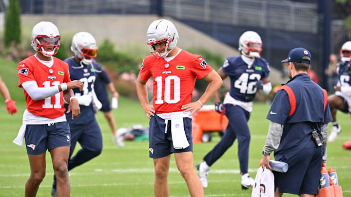 Jun 9, 2025; Foxborough, MA, USA; New England Patriots quarterback Drake Maye (10) is seen during the stretching period at minicamp at Gillette Stadium. Mandatory Credit: Eric Canha-Imagn Images Jun 9, 2025; Foxborough, MA, USA; New England Patriots quarterback Drake Maye (10) is seen during the stretching period at minicamp at Gillette Stadium. Mandatory Credit: Eric Canha-Imagn Images