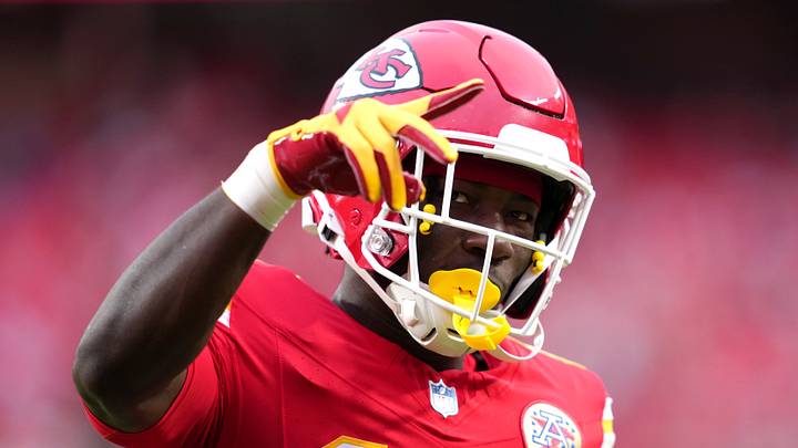 Sep 20, 2026; Kansas City, Missouri, USA; Kansas City Chiefs running back Emmett Johnson (10) looks on during warmups prior to the game against the Indianapolis Colts at GEHA Field at Arrowhead Stadium. Mandatory Credit: Jay Biggerstaff-Imagn Images Sep 20, 2026; Kansas City, Missouri, USA; Kansas City Chiefs running back Emmett Johnson (10) looks on during warmups prior to the game against the Indianapolis Colts at GEHA Field at Arrowhead Stadium. Mandatory Credit: Jay Biggerstaff-Imagn Images