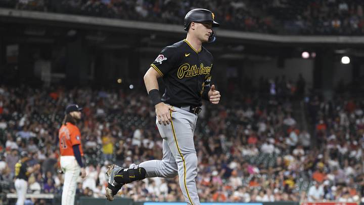  Pittsburgh Pirates catcher Henry Davis (32) Mandatory Credit: Troy Taormina-Imagn Images