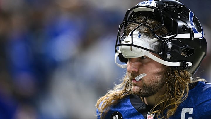 Tyler Warren of the Indianapolis Colts on the sidelines