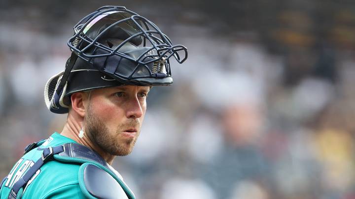 Jun 25, 2026; Pittsburgh, Pennsylvania, USA; Seattle Mariners catcher Mitch Garver (18) looks to the dugout against the Pittsburgh Pirates during the fifth inning at PNC Park. Mandatory Credit: Charles LeClaire-Imagn Images Jun 25, 2026; Pittsburgh, Pennsylvania, USA; Seattle Mariners catcher Mitch Garver (18) looks to the dugout against the Pittsburgh Pirates during the fifth inning at PNC Park. Mandatory Credit: Charles LeClaire-Imagn Images