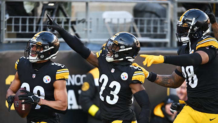 Cleveland Browns v Pittsburgh Steelers