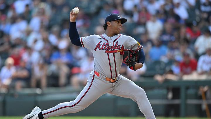 Aug 20, 2026; Chicago, Illinois, USA; Atlanta Braves pitcher Didier Fuentes (72) pitches against the Chicago White Sox during the seventh inning at Rate Field. Mandatory Credit: Patrick Gorski-Imagn Images Aug 20, 2026; Chicago, Illinois, USA; Atlanta Braves pitcher Didier Fuentes (72) pitches against the Chicago White Sox during the seventh inning at Rate Field. Mandatory Credit: Patrick Gorski-Imagn Images