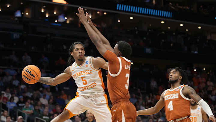 March 23, 2024, Charlotte, NC, USA; Tennessee Volunteers guard Zakai Zeigler (5) passes the ball